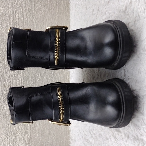 Soda Black Faux Leather Dual Zip Buckle   Round Toe Stacked Heel Moto Ankle Boot - Picture 2 of 16